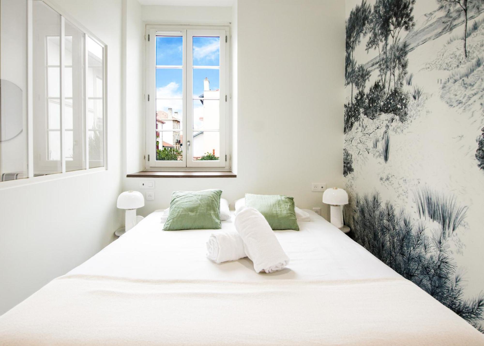 Bel appartement, offrant calme et luminosité, proche Côte des Basques Biarritz Exterior foto